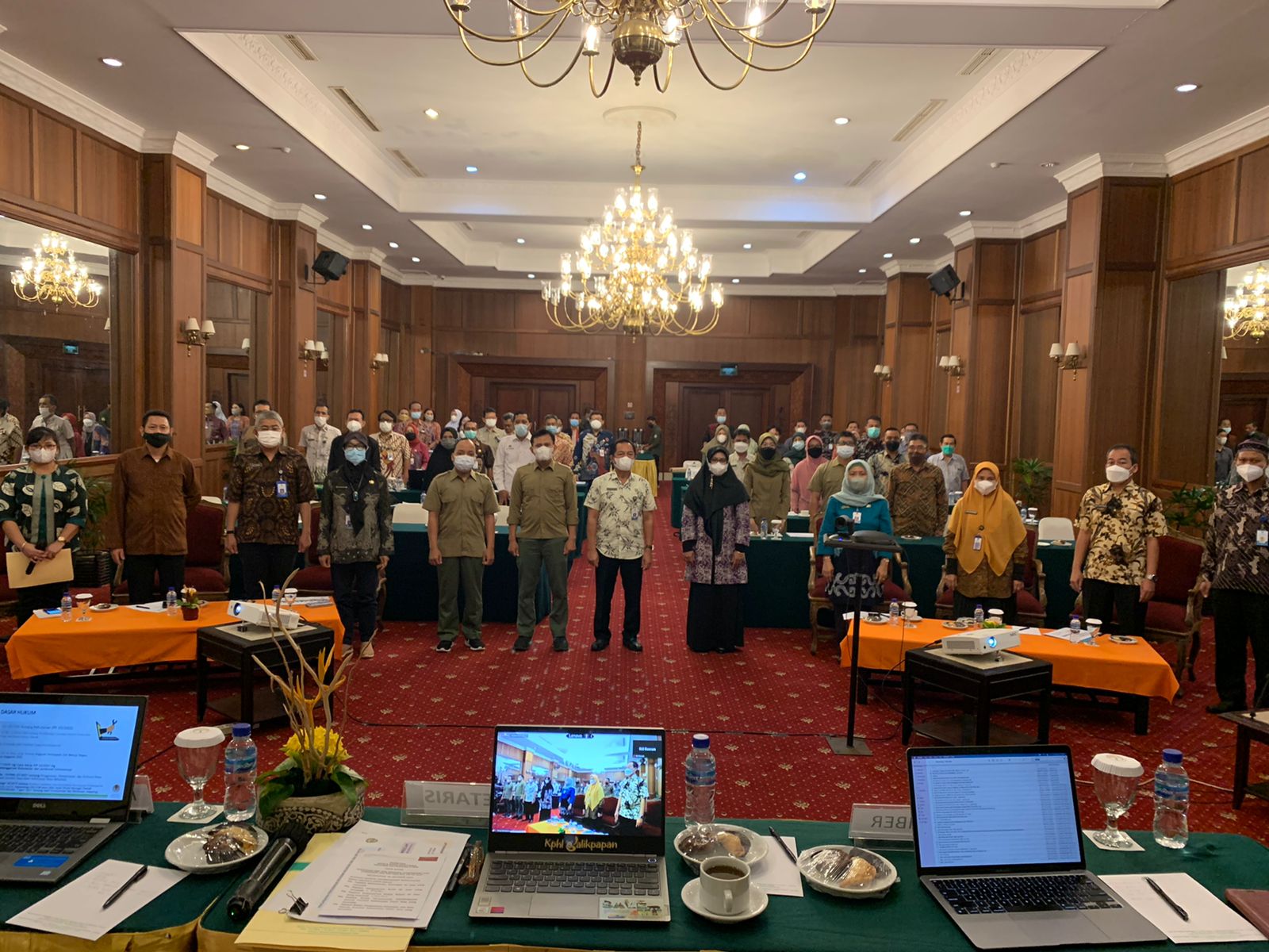 https://dishutkaltim.com/public/admin/images/gambar_berita/1635998987_WhatsApp Image 2021-11-02 at 10.05.25.jpeg